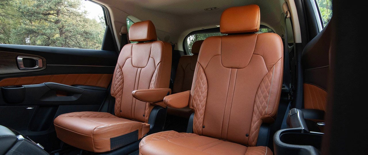 Available Captain's Chairs | Coughlin Kia of Newark in Newark OH